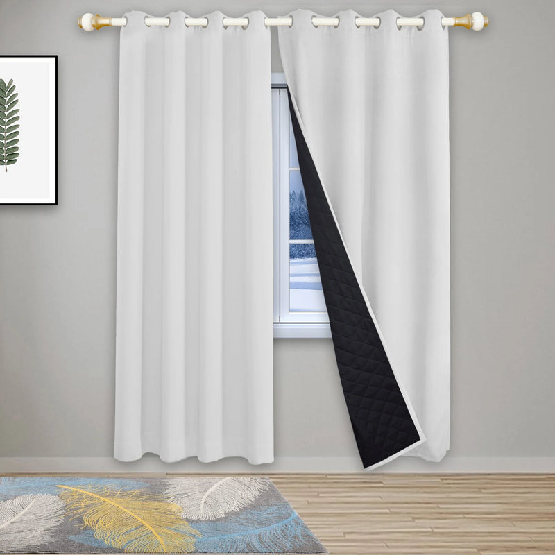 Rideau thermique matelassé 3 couches à doublure noire – Blanc grisé – mise en situation