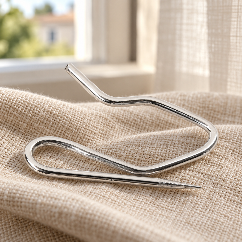 Épingles-crochets pour rideaux en métal argenté – 34 mm – vue principale en décor