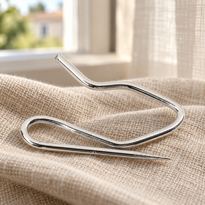 Épingles-crochets pour rideaux en métal argenté – 34 mm – vue principale en décor