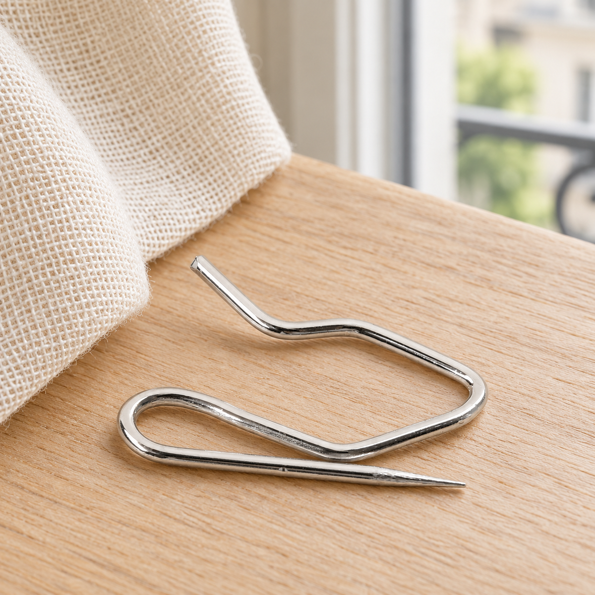 Épingles-crochets pour rideaux en métal argenté – 34 mm – seconde mise en situation