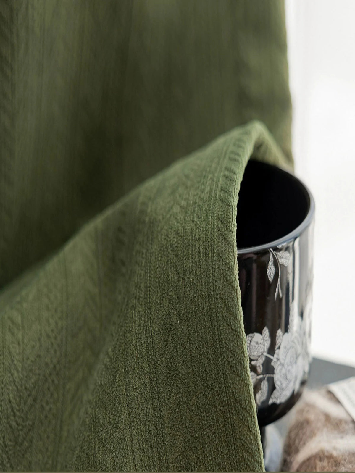 Rideau chenille épais vert olive à motif épis – Vert olive – détail tissu