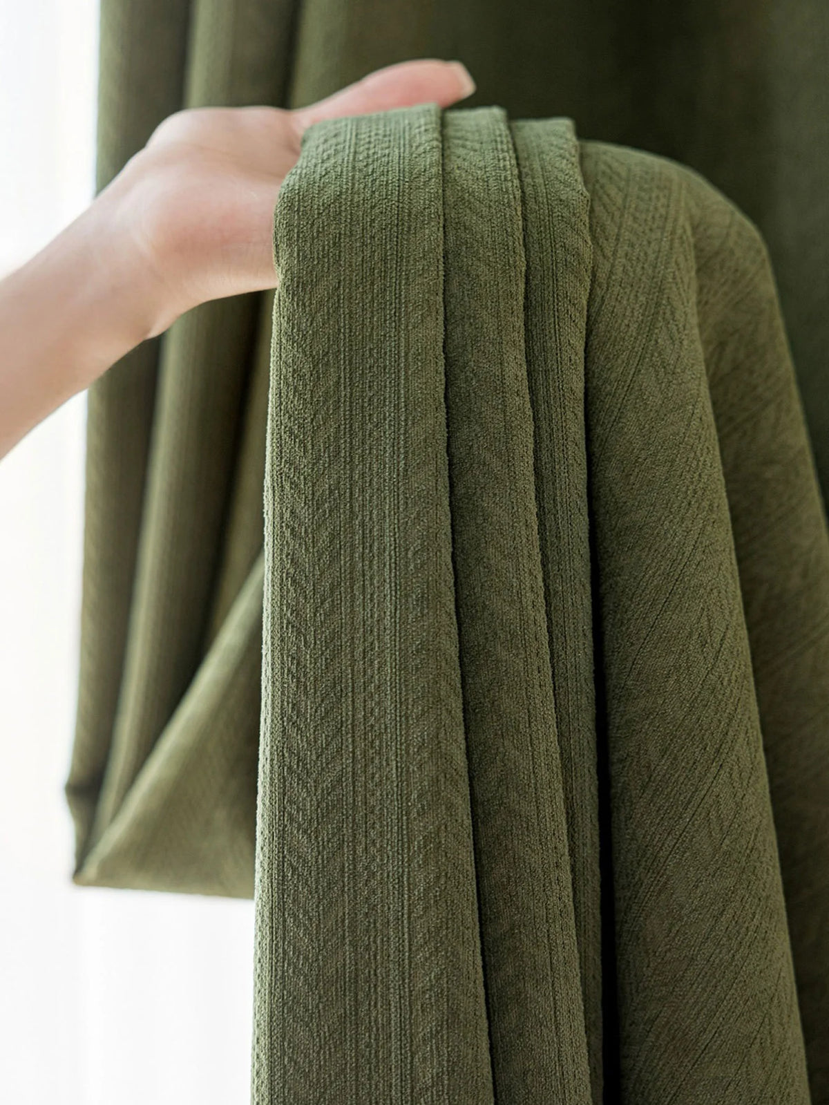 Rideau chenille épais vert olive à motif épis – Vert olive – détail tissu