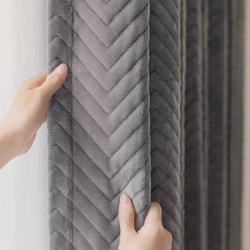 Rideau occultant à chevrons effet peluche – Gris clair – détail tissu