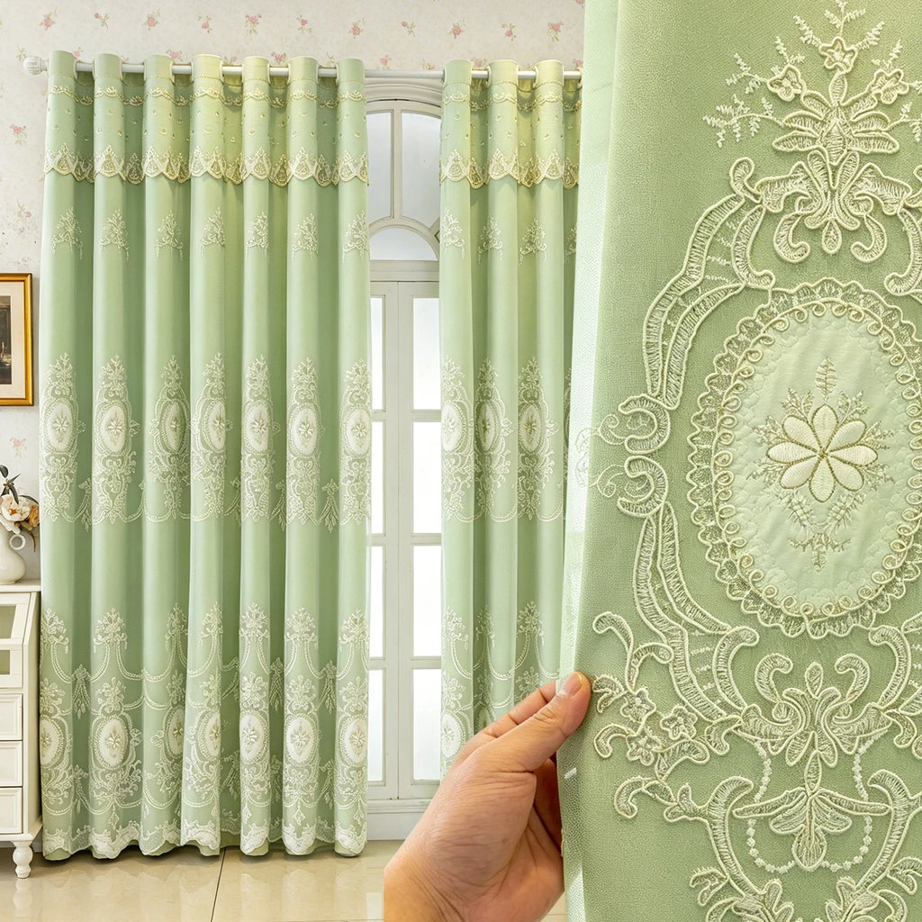 Rideau occultant beige avec voilage brodé à médaillons – Vert pâle – mise en situation
