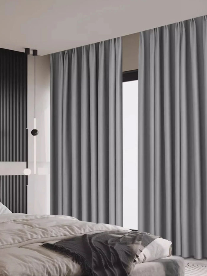 Rideau occultant uni gris clair mat – Gris clair – mise en situation