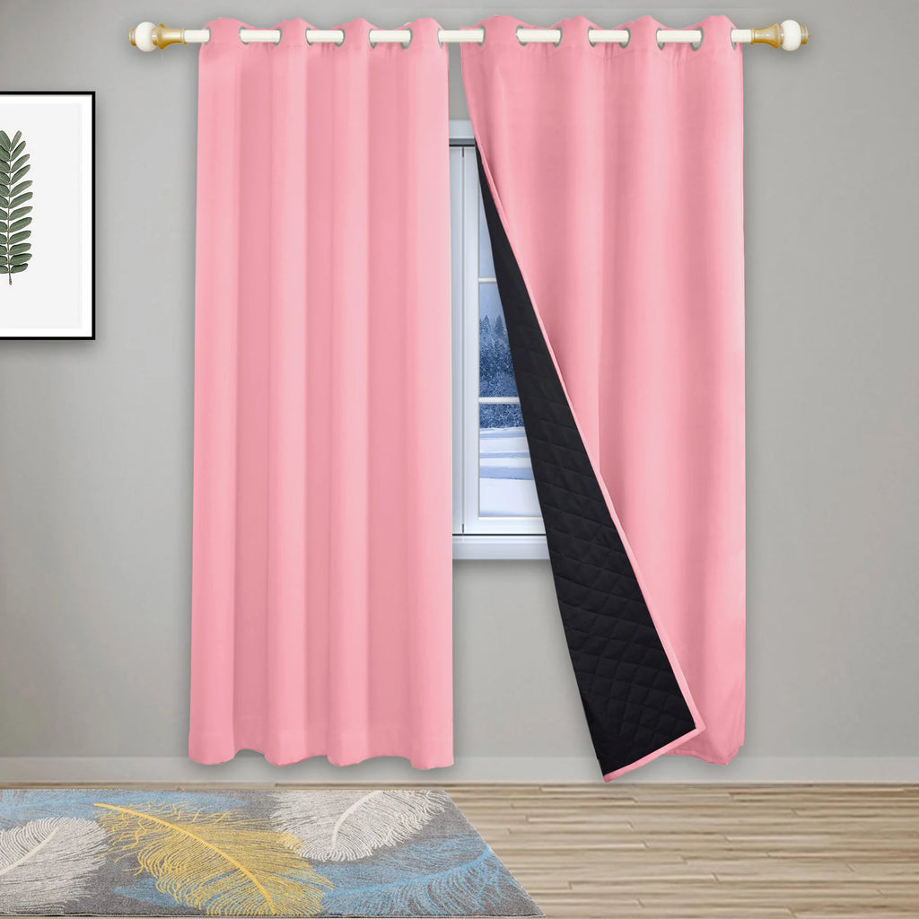 Rideau thermique matelassé 3 couches à doublure noire – Rose – mise en situation