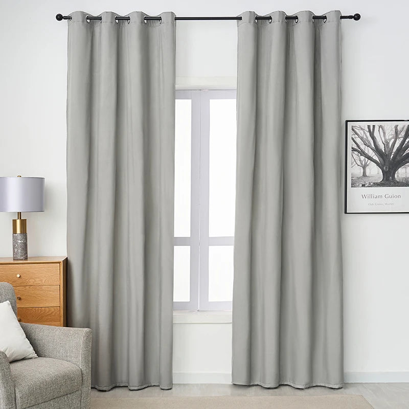 Rideau thermique matelassé 3 niveaux à œillets – Gris clair – vue entière