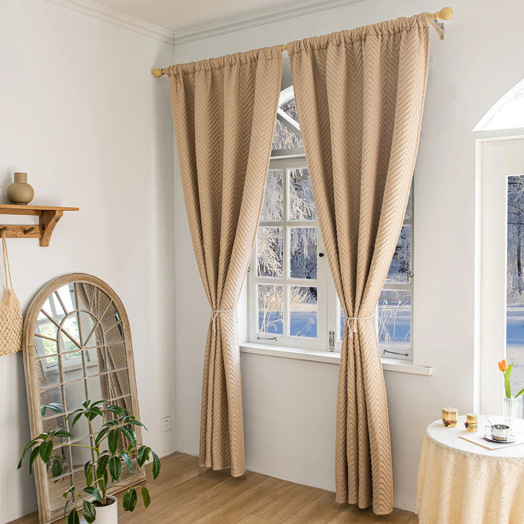 Rideau thermique matelassé à chevrons 3 couches – Beige – mise en situation