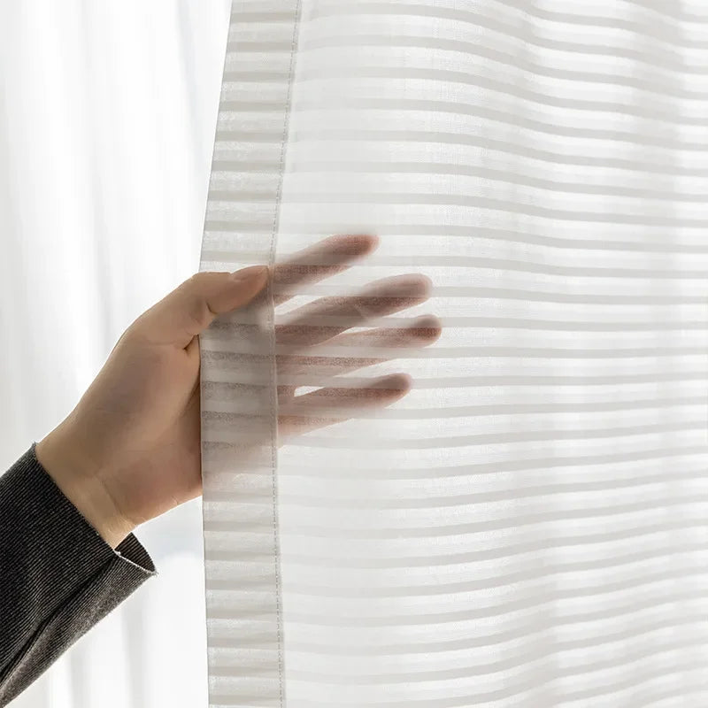 Voilage blanc à rayures ton sur ton – Blanc rayures horizontales – détail tissu