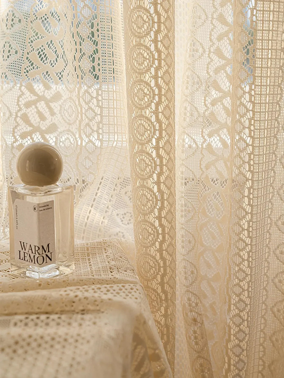 Voilage dentelle à losanges beige – Beige – détail tissu