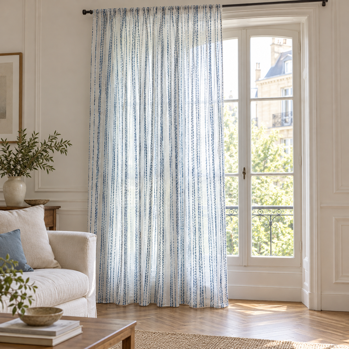Voilage flammé à rayures irrégulières bleues ou brunes – vue principale en décor